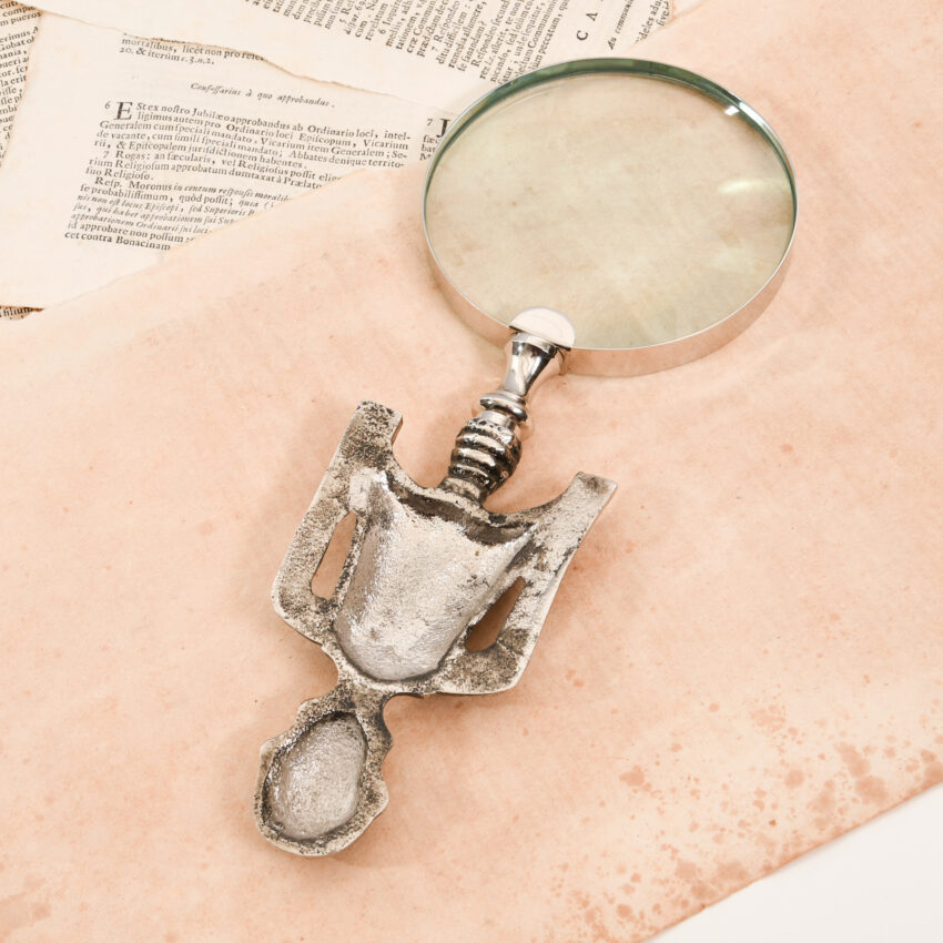 Skeleton Magnifying Glass - Image 3