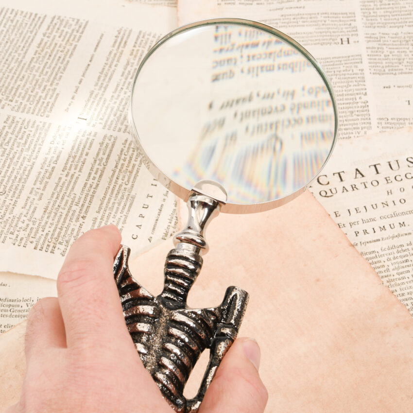 Skeleton Magnifying Glass - Image 5