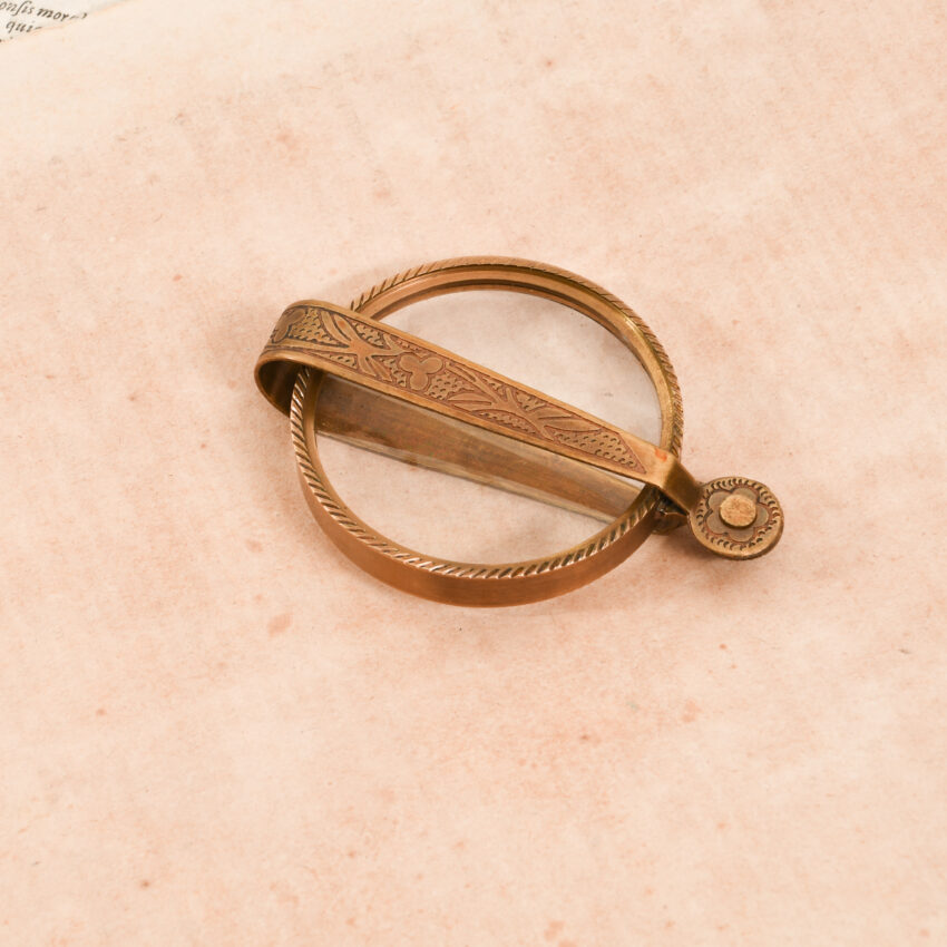 Antiqued Brass Magnifying Glass with Folding Handle - Image 3