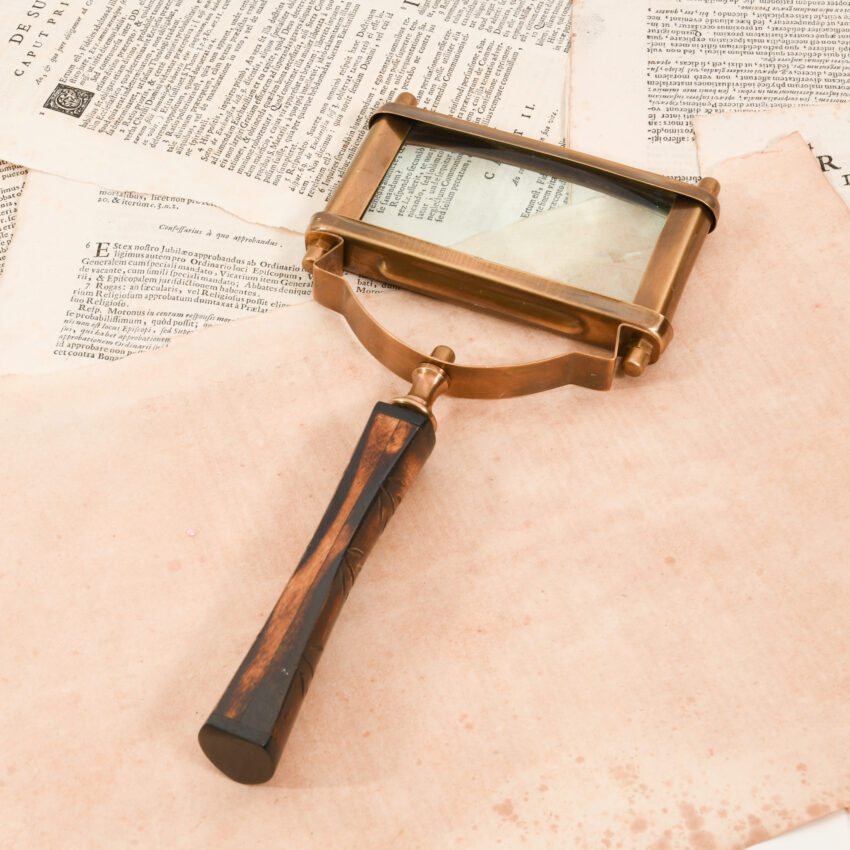 Antiqued Brass Magnifier, Horn Handle - Image 2